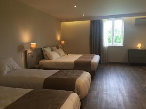 Hotels La Sorelle Hotel Golf et Restaurant : Suite Junior - Vue sur Jardin