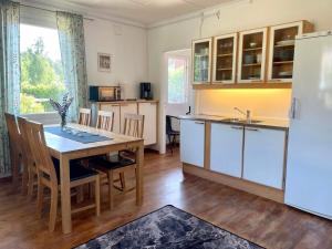 5 person holiday home in Mörlunda-By Traum