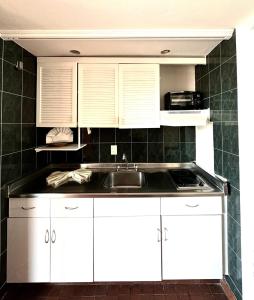 Beachfront apartment with a pool Islas del Sol