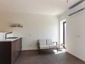 Modern Suite Near Beach