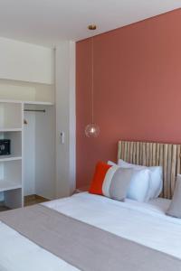 Wave - 6BR Luxe Canggu Villa with Rooftop & Pool