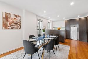 Complete Host Fitzroy Townhouse