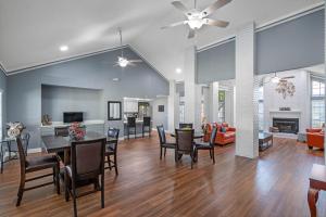 A full-fledged apartment with overlooking the lake