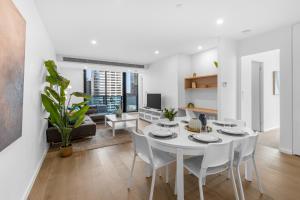 Complete Host Melbourne Grand Apartments