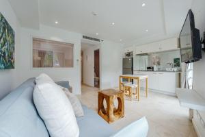 Kata Beach Tropical Hillside Retreat Jungle View