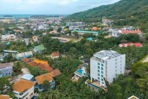 Kata Beach Tropical Hillside Retreat Jungle View