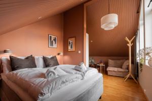 ARCTIC HOMES - The Spacious Villa