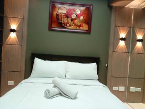 Cozy Manila Condo Retreat with Shared Pool