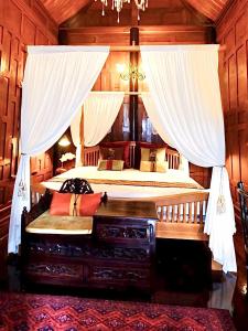 เรือนไทยพราวพิมาน Proudpiman Thai Heritage House