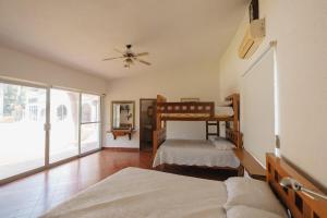Large House with Pool in Yautepec, 4 Bedrooms