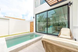 Tropical Holiday Retreat 1BR Villa Near Bangtao