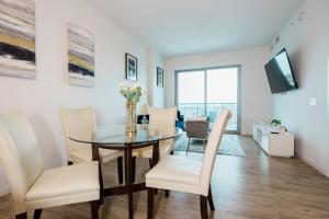 High-Rise Apartment with Panoramic Skyline Views
