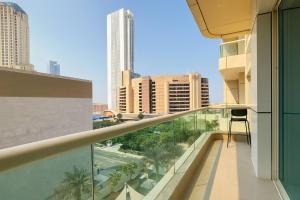Modern & Cozy 1BR Apartment | Dubai Eye View