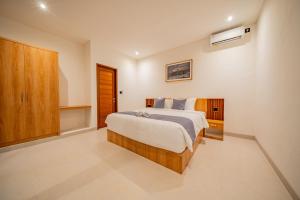 Mordern 3BR Villa in Prime Canggu with Private Pool and walk to Gym and Cafe