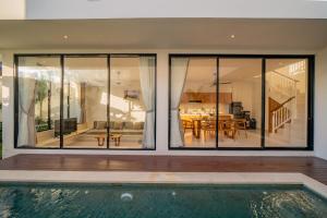 Mordern 3BR Villa in Prime Canggu with Private Pool and walk to Gym and Cafe