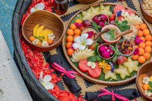 Mordern 3BR Villa in Prime Canggu with Private Pool and walk to Gym and Cafe