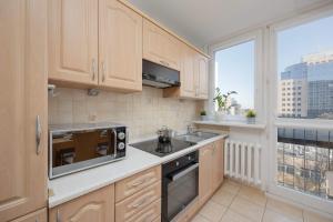 Wola Spacious 3-bedroom Apartment Close to the Metro by Noclegi Renters