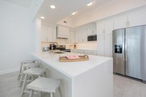 Phoenix Gulf Shores II 704 condo