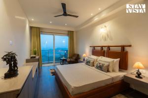 StayVista at The Elmstone - Skyline Apartments with Bonfire, BBQ