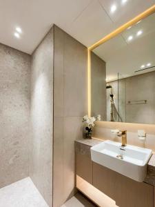 Contemporary Luxe Stay at Dawn by Binghatti!