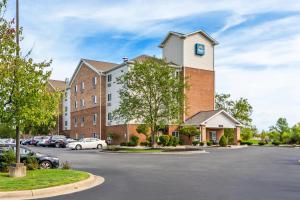 Suburban Studios Clarksville-Louisville North