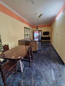 Sri Murugan Homestay Living