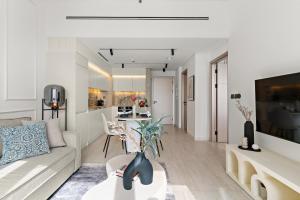 The Smart Concierge - Bay Central