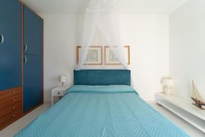 Cobalt Sea Apartment