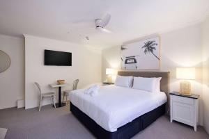 King Bed Studios at Manly - 3min walk to Corso & Manly Beach