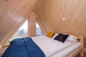 Highlander Style Two-Storey Apartment Hrube Wyżne in Zakopane with Air Conditioning by Renters Prestige