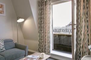 Chic 2-Bed, 2 Bath Apt in City Centre Sleeps 6, Free Secure Parking