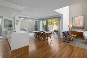 Anna Superbly Stylish Luxury Townhouse