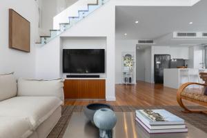 Anna Superbly Stylish Luxury Townhouse