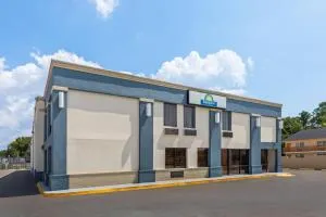Days Inn by Wyndham Slidell