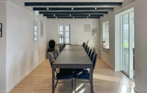 6 Bedroom Stunning Home In Give