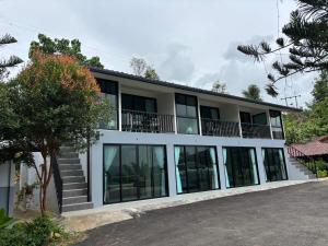 Cooper House Cafe And Farms