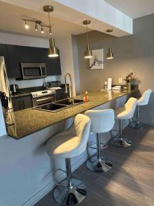 Stylish 1BR Modern Apt in Brickell - Free Parking