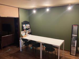 Hostel Blue Door ホステル ブルードア