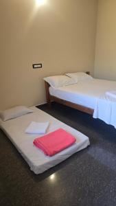 Omisha Beach Stay - Just a 2 minute walk to the beach