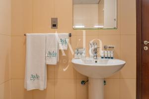 Designer Studio Minutes from Reem Mall