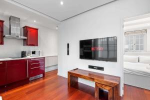 Apt - Sleeps 3 - Patio - Sloane Square Close