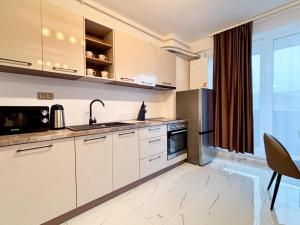 Julia Airport Apartament with Private Parking