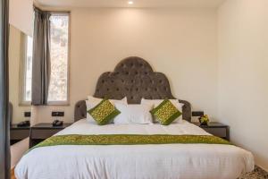 Hotel Mayur C R Park - Greater Kailash New Delhi