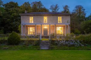 Henge Estate - Large Manor with ensuite double rooms, hot tub and tennis court