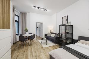 Center Apartment by Kramm - Mieszkanie w sercu Poznania