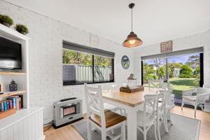 Holiday Retreat Jervis Bay - 5 Min Walk to Bay