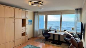 1-27, Seeseite, Haus Metropol, 1 Etage