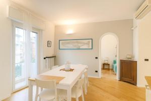 WELCOME RIVIERA- MobyDick- UN MERAVIGLIOSO APPARTAMENTO CENTRALE- WI FI- SPAZIOSO E SOLEGGIATO