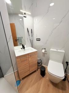 TABLERO 101, coqueto y moderno estudio