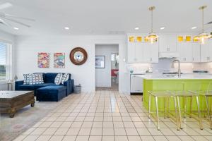 The Purple Pelican Coastal Charm Comfort